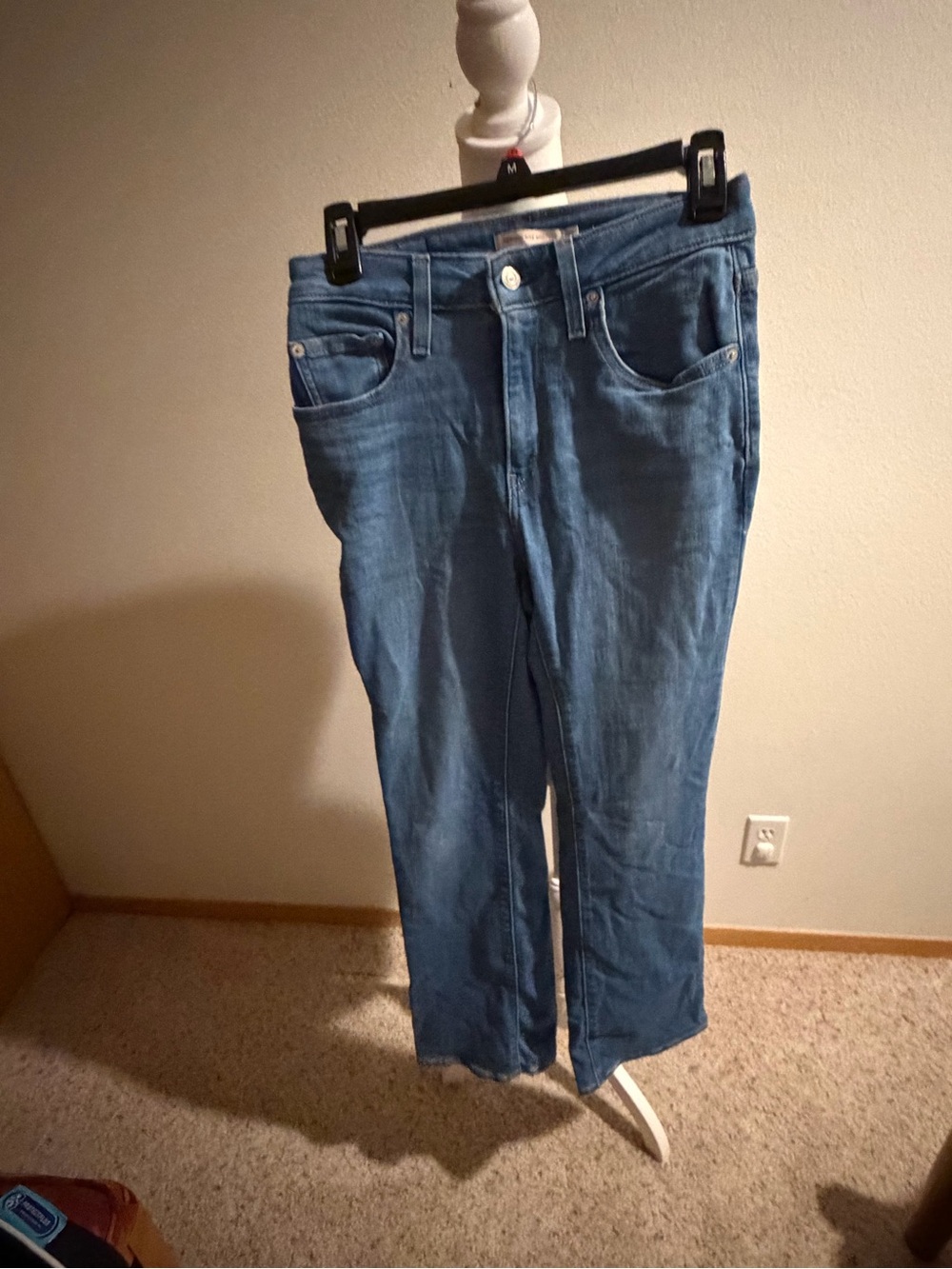 Levi's Straight Leg Women's Jeans in Medium Blue